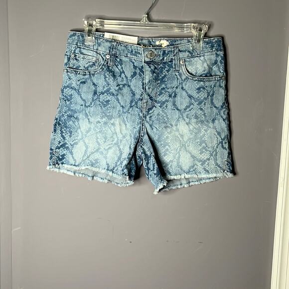 Seven7 Weekend Shorts Python Indigo Fray Hem Shorts Size 4 - Picture 7 of 7